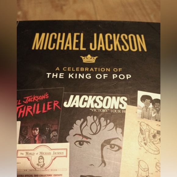 Michael Jackson, King of Pop treasures book Memorabilia - Picture 5 of 8
